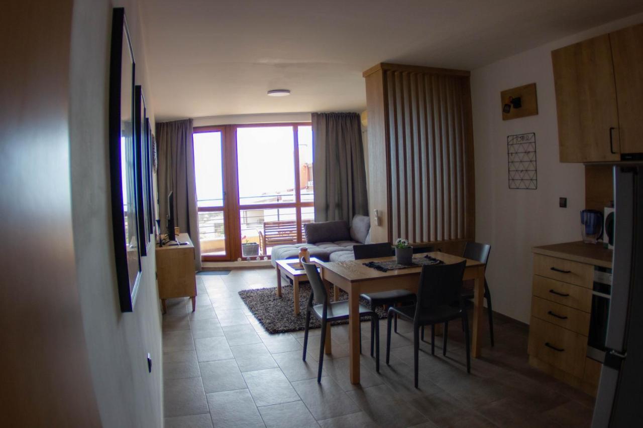 Port Natura Apartment Varna Exteriör bild